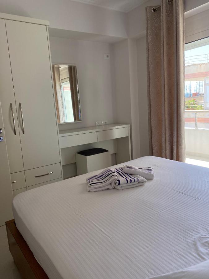 סרנדה Ersid Apartaments In The Centre מראה חיצוני תמונה