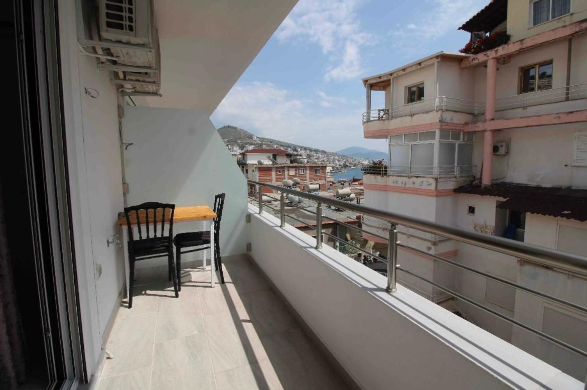 סרנדה Ersid Apartaments In The Centre מראה חיצוני תמונה