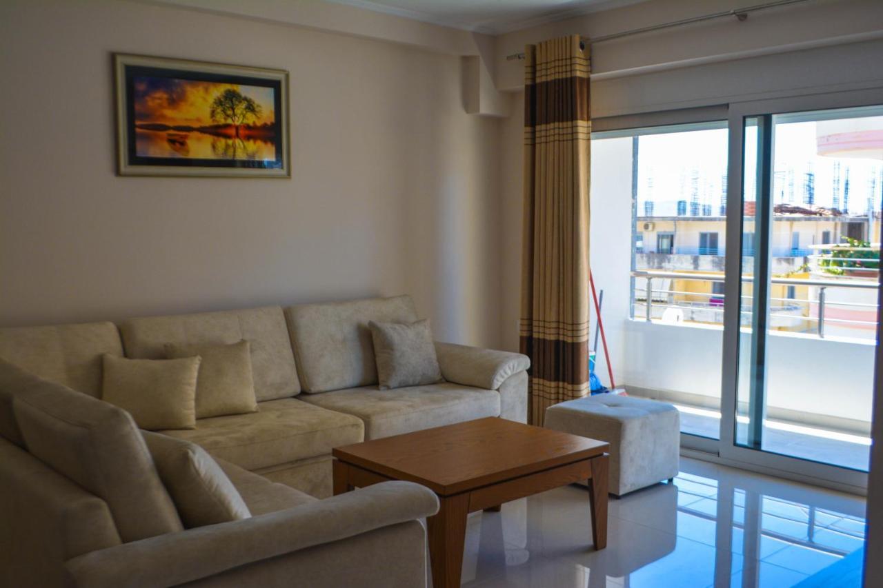 סרנדה Ersid Apartaments In The Centre מראה חיצוני תמונה